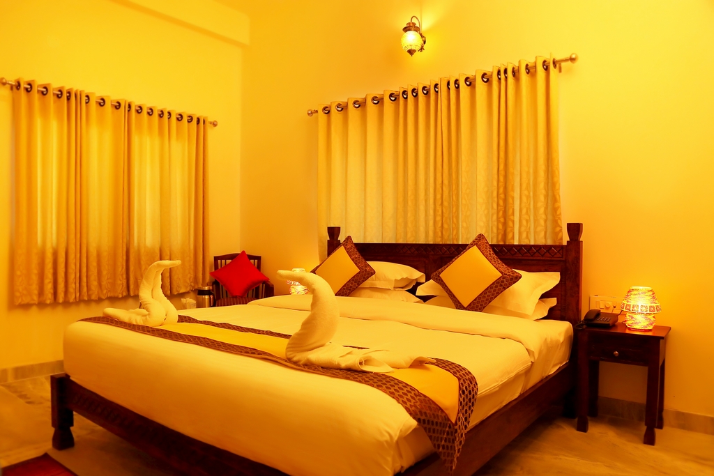 Hotel Near Lake in Udaipur